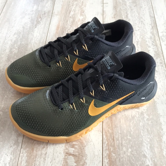 nike metcon with patches